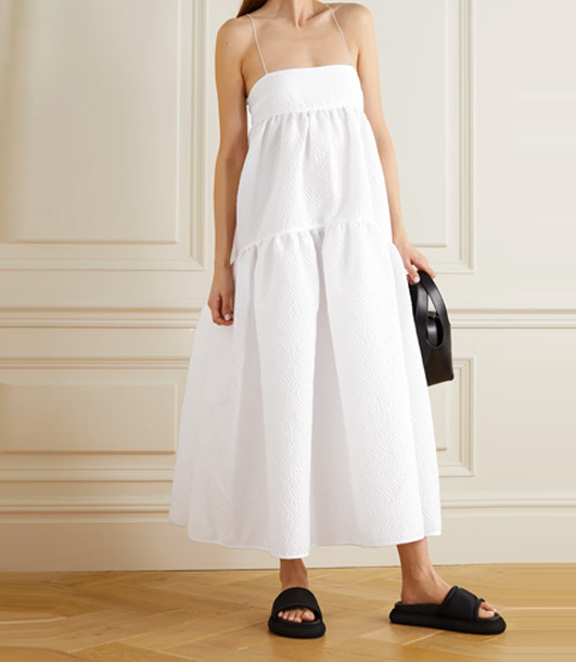 Read more about the article All-white is the fashion forecast you were waiting for!