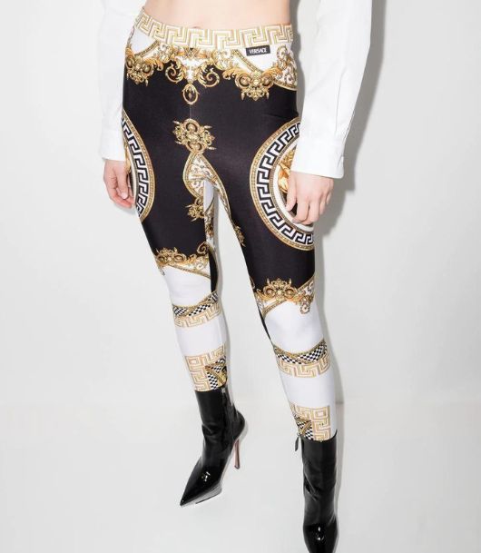 Read more about the article 6 Leggings Outfits Ideas for 2022 that will Roar Style!
