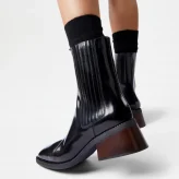 Tod’s Chelsea Boots For Women Are Having a New High!
