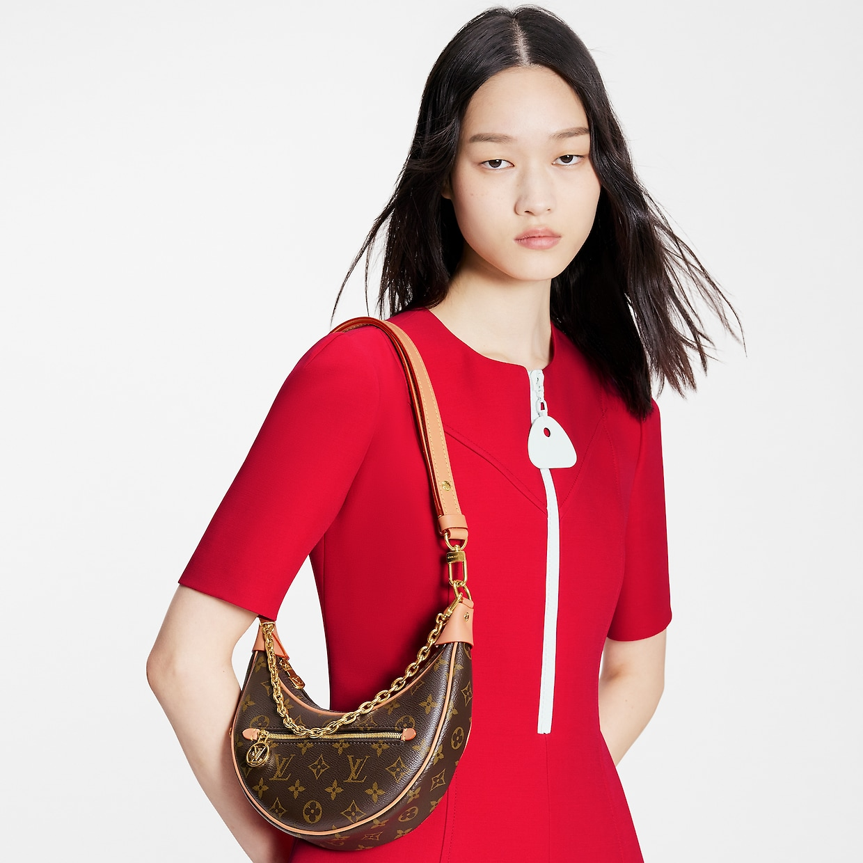 Read more about the article The Compact & Body-friendly Louis Vuitton Loop Bag!