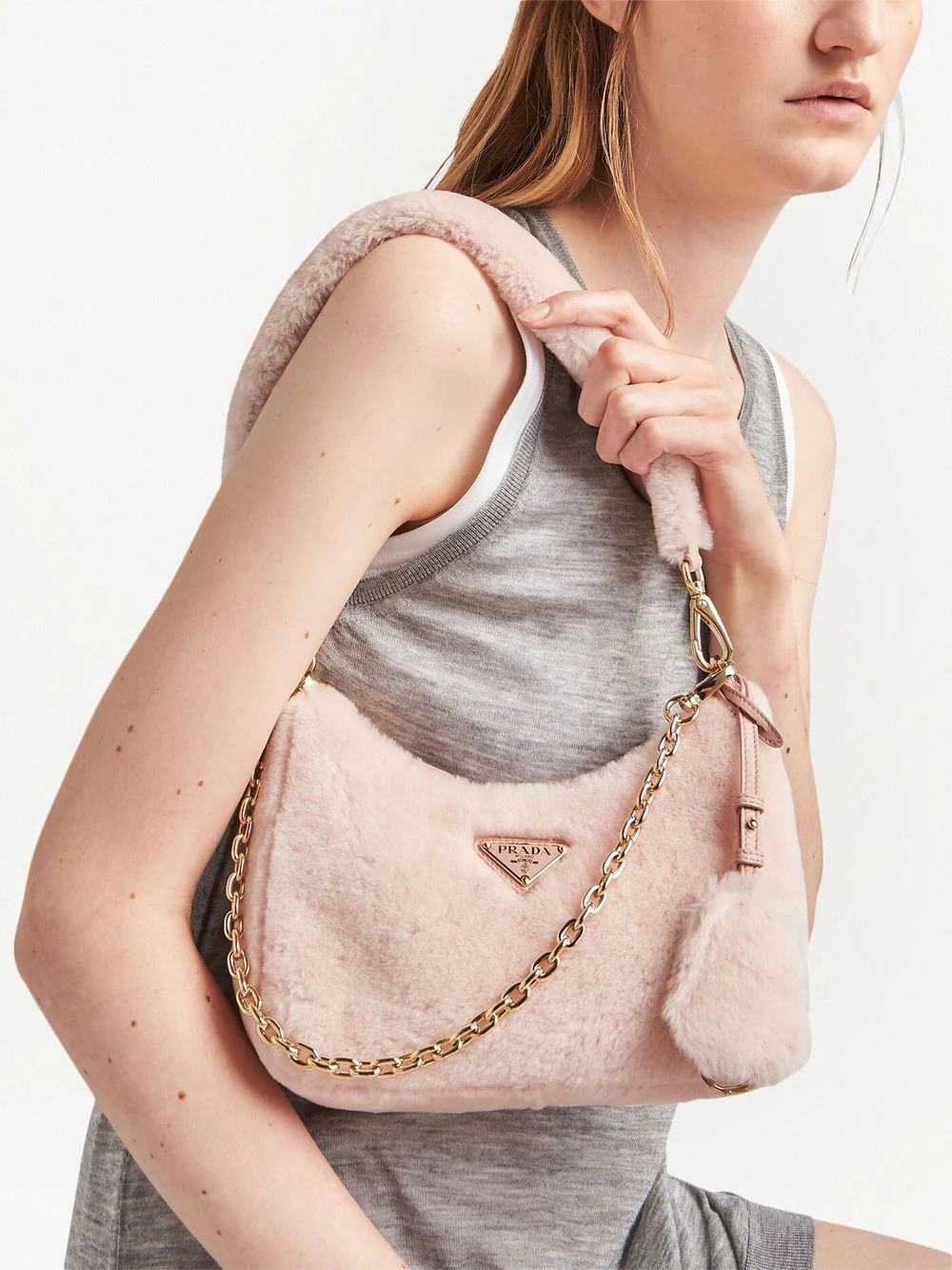 Read more about the article Go Furry & Fluffy With These Shearling Bags For Women In 2023!