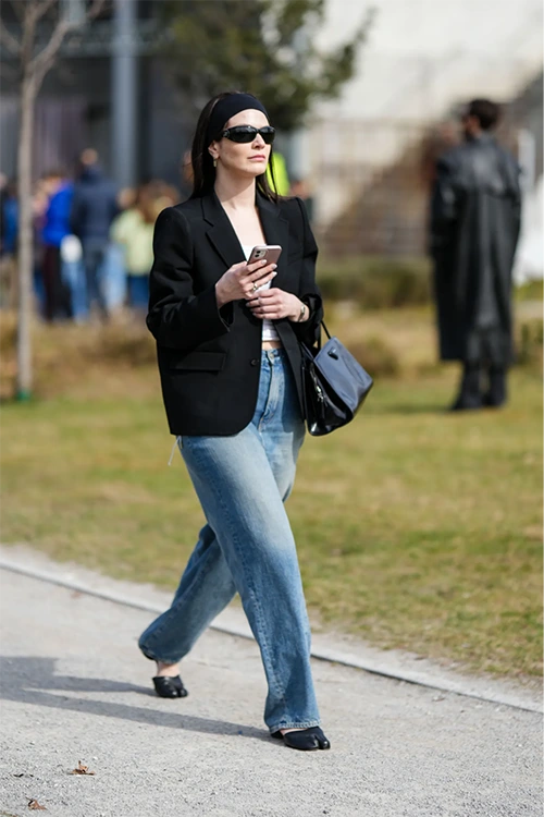 How to Style Baggy Jeans For Women Like a Pro In 2024?