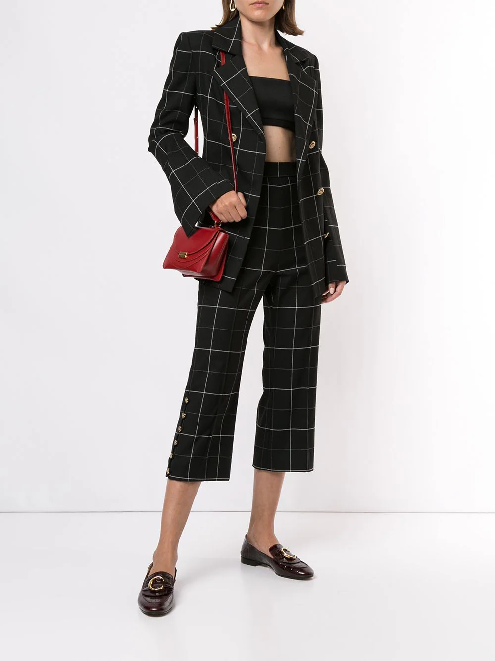 Read more about the article How to Style a Blazer For Women In Summer 2023?