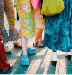 Read more about the article Early 2000s Shoes: Top 5 Popular y2k Shoe Trends in 2025